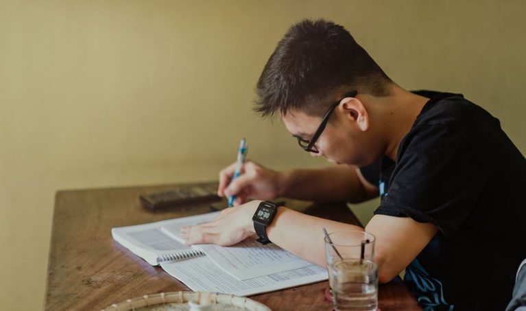 Smart Questions to Ask Before Choosing Law School